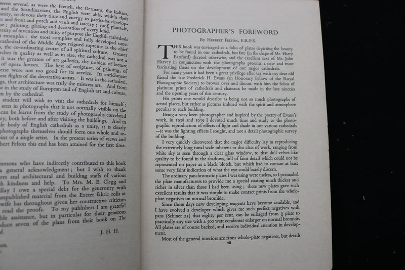 1950 THE ENGLISH CATHEDRALS HARDCOVER BOOK BY JOHN HARVEY - KD 9478