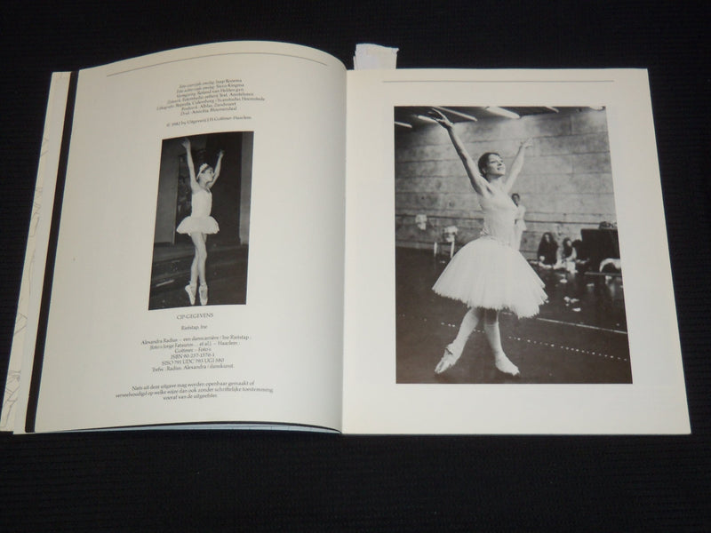 1982 ALEXANDRA RADIUS EEN DANSCARRIERE BOOK BY INE RIETSTAP - KD 5981T