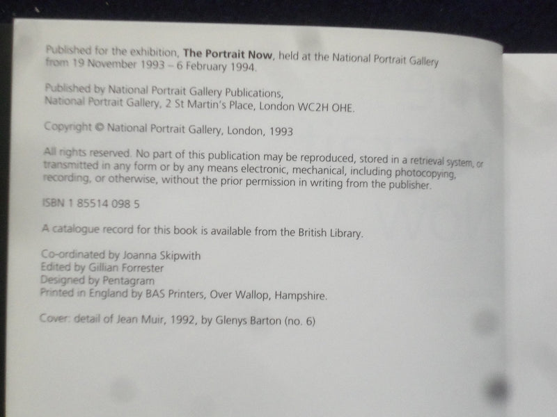 1993 THE PORTRAIT NOW SOFTCOVER BOOK BY ROBIN GIBSON - KD 8708