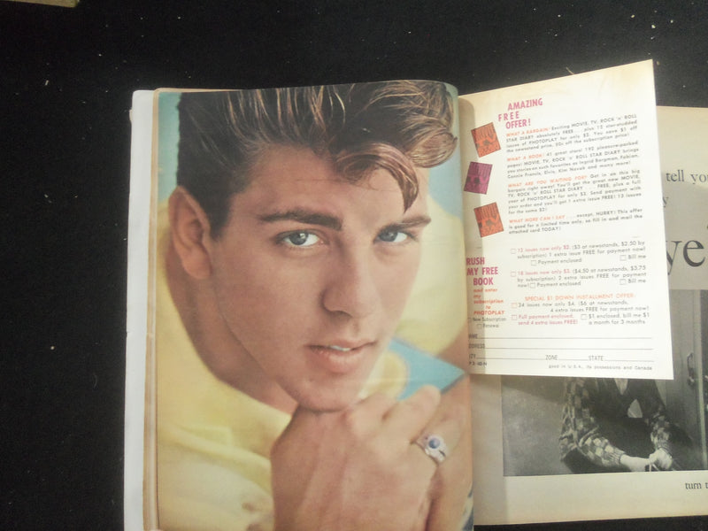 1960 MARCH PHOTOPLAY MAGAZINE - ELVIS PRESLEY COVER & INSIDE PHOTOS - SP 1521S