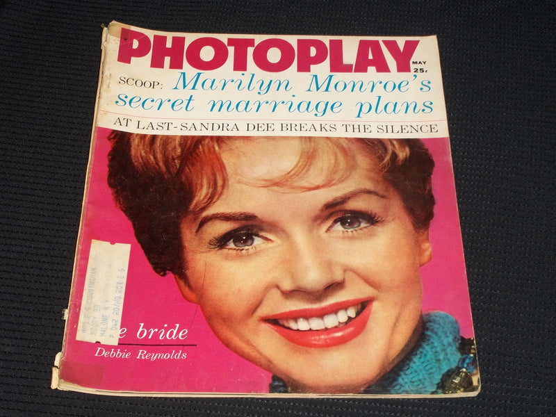 1961 MAY PHOTOPLAY MAGAZINE - DEBBIE REYNOLDS FRONT COVER - E 1928