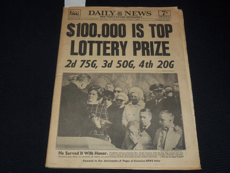 1967 FEB 1 NEW YORK DAILY NEWS NEWSPAPER - MICK TRIES FIRST -ASTRONAUTS- NP 4680