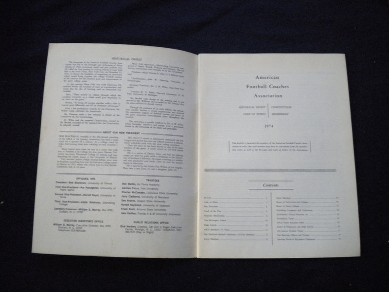 1974 AMERICAN FOOTBALL COACHES ASSOCATION MAGAZINE - BOB BLACKMAN - SP 3625S