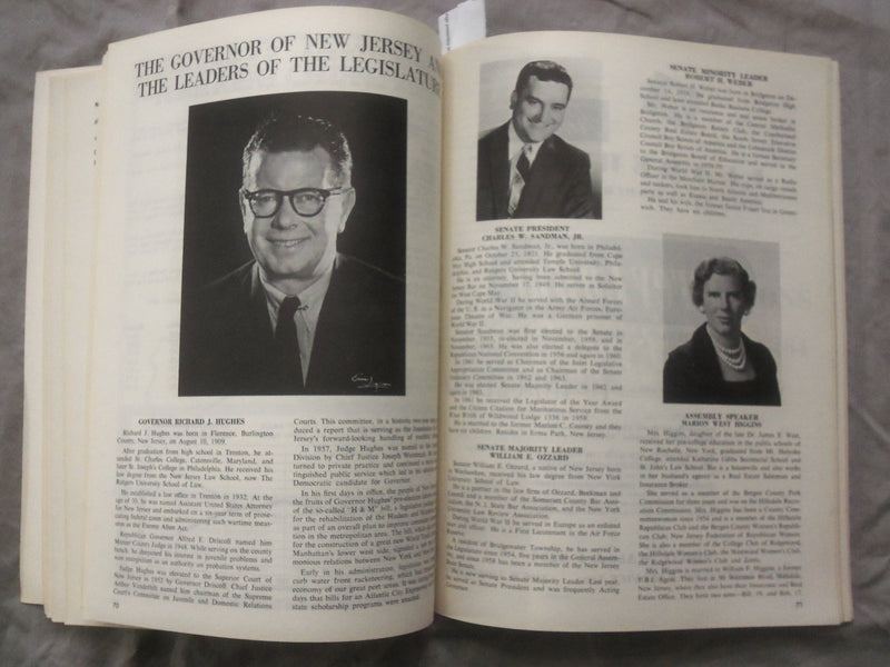 1965 NEW JERSEY YEARBOOK AND GOVERNMENT GUIDE SOFTCOVER BOOK BY - K 269