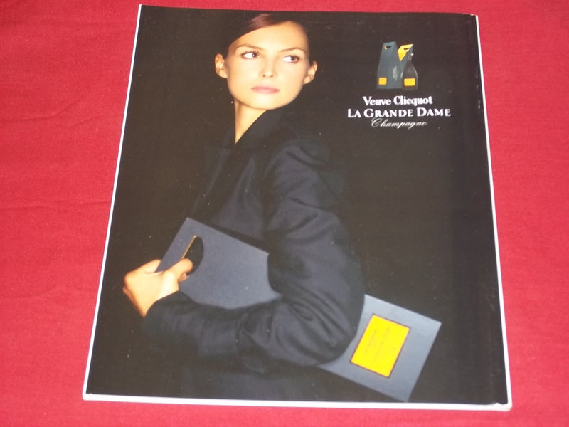 2004 WINTER CITY MAGAZINE ISSUE NO. 32 - GREAT COVER - FASHION - RC 398