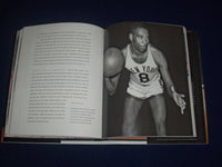 1998 VALUES OF THE GAME BOOK BY BILL BRADLEY - SIGNED - PHOTOS - KD 1490