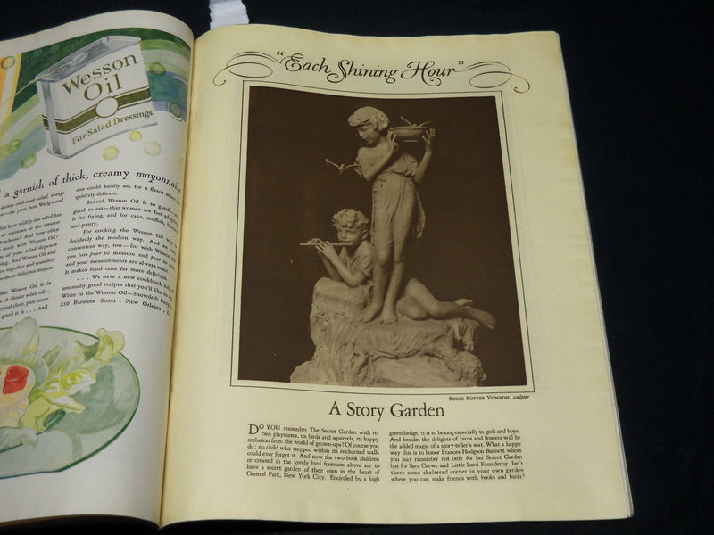 1929 AUGUST WOMAN'S HOME COMPANION MAGAZINE - BEAUTIFUL FRONT COVER - F 567P