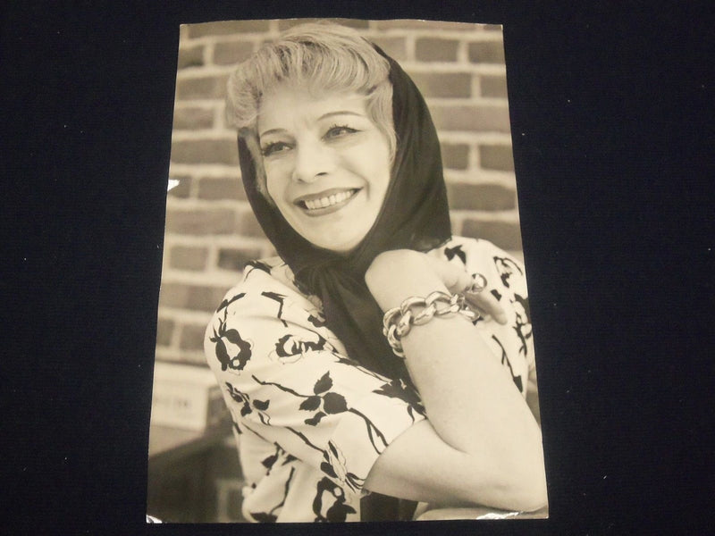 1945-1964 ACTRESS SIGNE HASSO PRESS PHOTOS LOT OF 5 DIFFERENT - STAMPED - J 1793