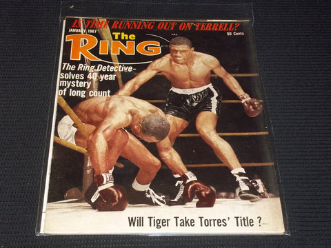 1967 JANUARY THE RING MAGAZINE - TIGER & TORRES FRONT COVER - E 4579