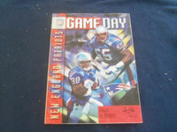 1997 AUG 21 GAMEDAY MAGAZINE-PHILADELPHIA EAGLES VS NEW ENGLAND PATRIOTS- F 250V