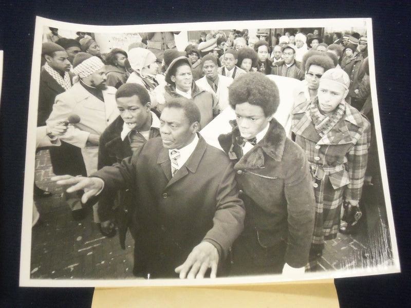 1976 NOVEMBER 30 RANDOLPH EVANS FUNERAL PRESS PHOTOS LOT OF 2 - J 1782