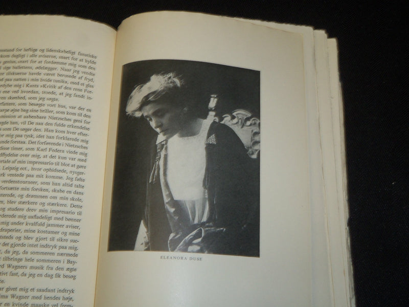 1949 ISADORA DUNCAN MIT LIV SOFTCOVER BOOK - DANISH - J 5336