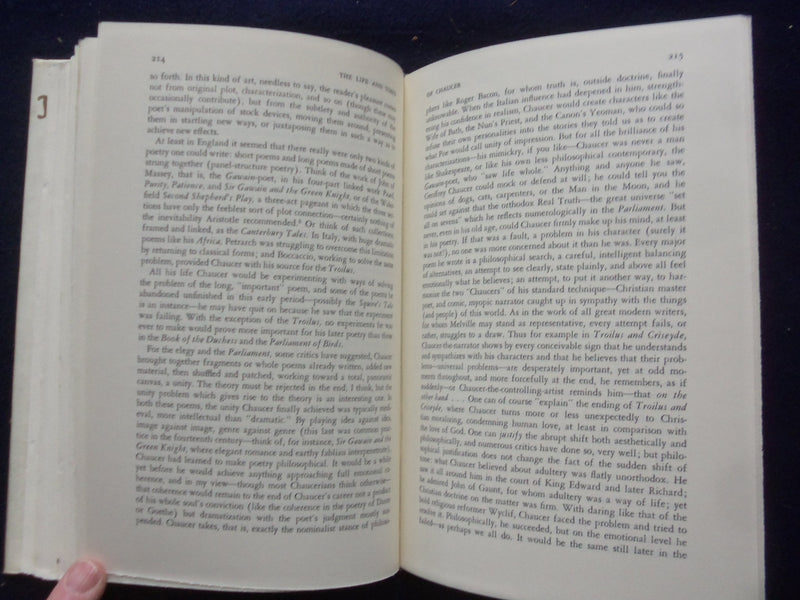 1977 THE LIFE AND TIMES OF CHAUCER HARDCOVER BOOK BY JOHN GARDNER - KD 8389
