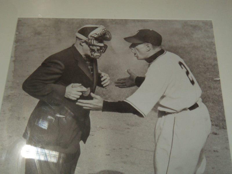 LEO DUROCHER & UMPIRE FRAMED PHOTO - 21 1/2