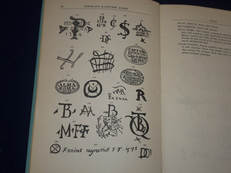 1943 PORCELAIN & POTTERY MARKS BY URBAN HARTMAN SOFTCOVER BOOK - J 1649