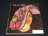 1948 NOVEMBER MCCALL'S MAGAZINE - NICE FASHION FRONT COVER - E 20220