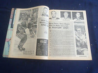1970 NOVEMBER HOCKEY PICTORIAL MAGAZINE - CAROL VADNAIS COVER - ST 200V