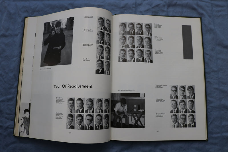 1967 KNIGHT CAMPION JESUIT HIGH SCHOOL YEARBOOK - PRAIRIE DU CHIEN, WI - YB 3405