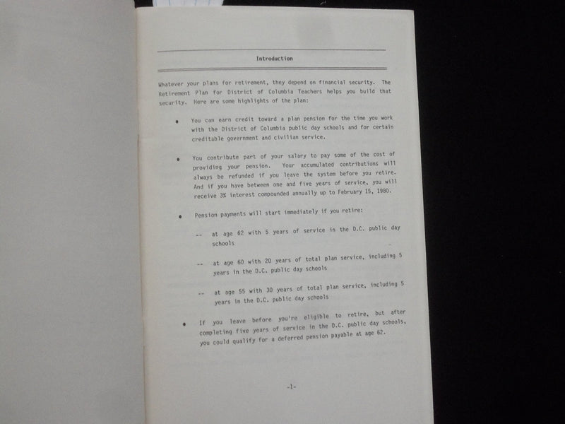1985 D.C. TEACHERS RETIREMENT PLAN SUMMARY DESCRIPTION SOFTCOVER BOOK - J 9824