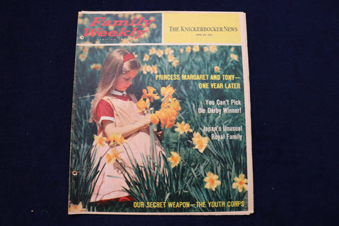 1961 APRIL 29 FAMILY WEEKLY MAGAZINE - PRINCESS MARGARET COVER - E 23291