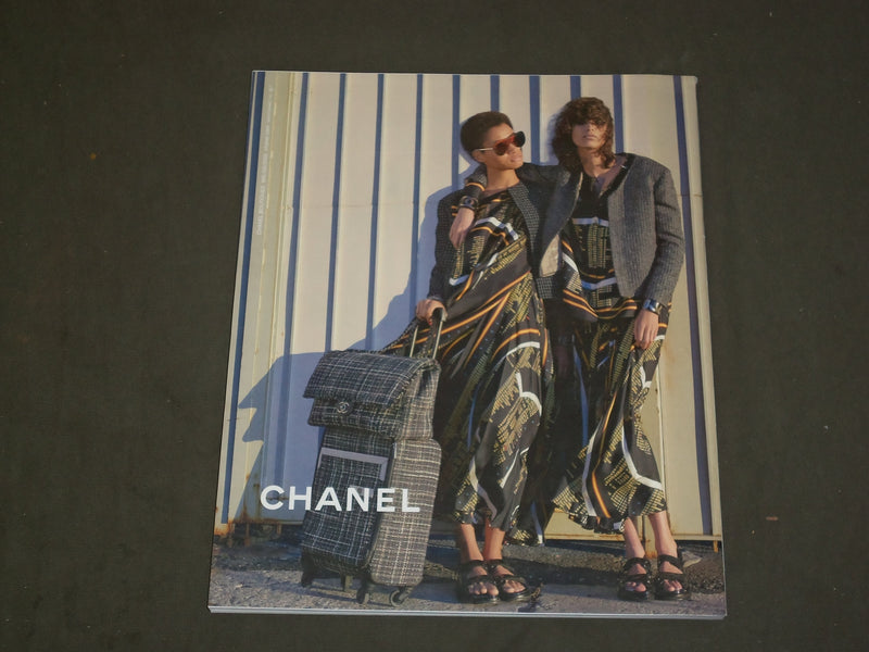 2016 FEB 14 THE NEW YORK TIMES STYLE MAGAZINE - WOMEN'S FASHION ISSUE - F 690