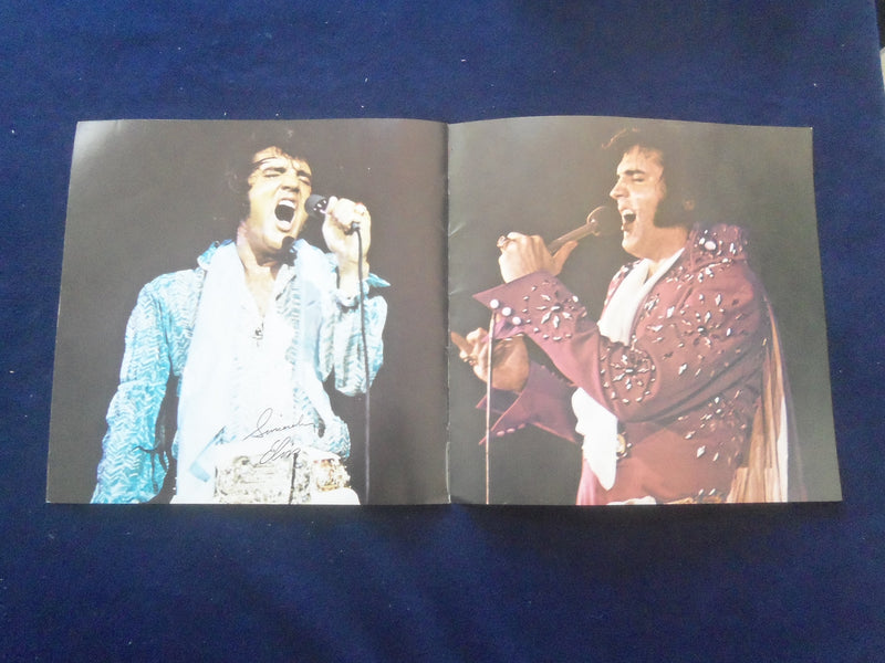 1972 ELVIS PRESLEY LAS VEGAS PHOTO FOLIO CONCERT EDITION PROGRAM - J 8392
