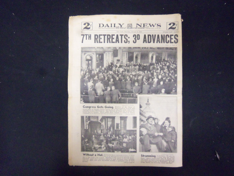 1945 JANUARY 4 NEW YORK DAILY NEWS - 25 JAP SHIPS HIT OFF LUZON - NP 2181