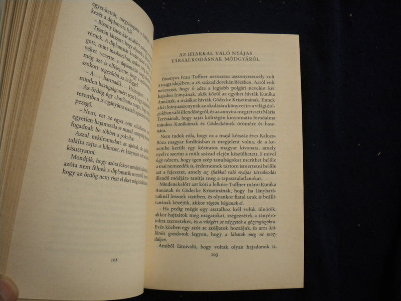 1982 SOKFELE UTAZAS MAGYARORSZAGON HARDCOVER BOOK - HUNGARIAN - KD 8083
