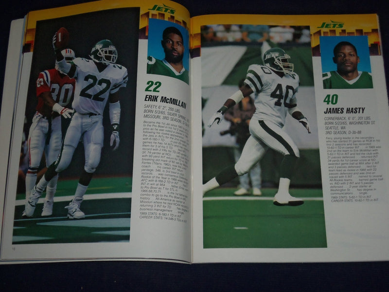 1990 NEW YORK JETS OFFICIAL TEAM YEARBOOK NEW DAY IN NY - GREAT PHOTOS - J 394