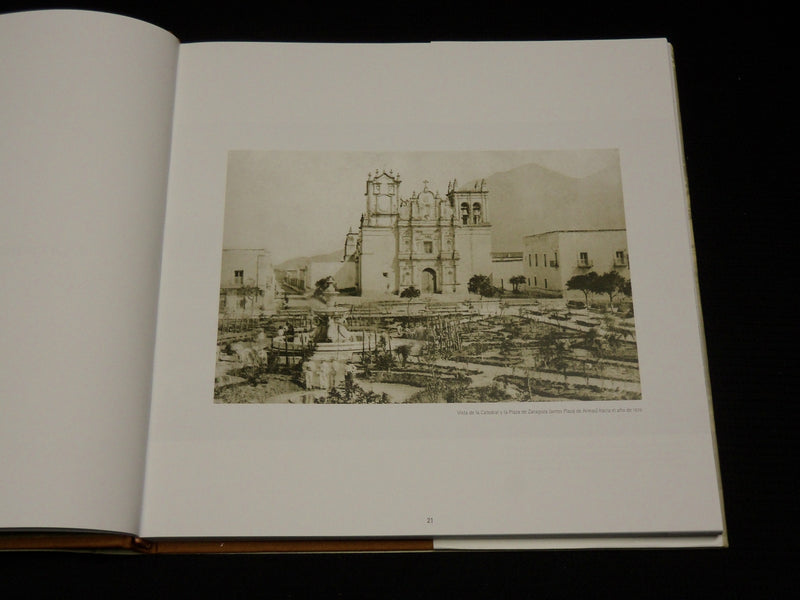 2000 PRESAS DE UN LENTE OBJETIVO HARDCOVER BOOK - MONTERREY - R 716B