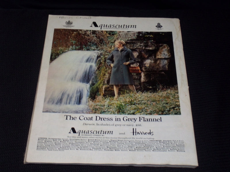 1975 MARCH 15 VOGUE UK MAGAZINE - NICE FASHION FRONT COVER - E 5660
