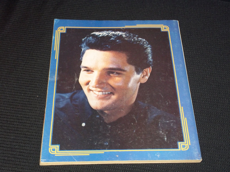 1977 ELVIS PRESLEY PHOTOPLAY TRIBUTE MAGAZINE - ELVIS FRONT COVER - E 3859