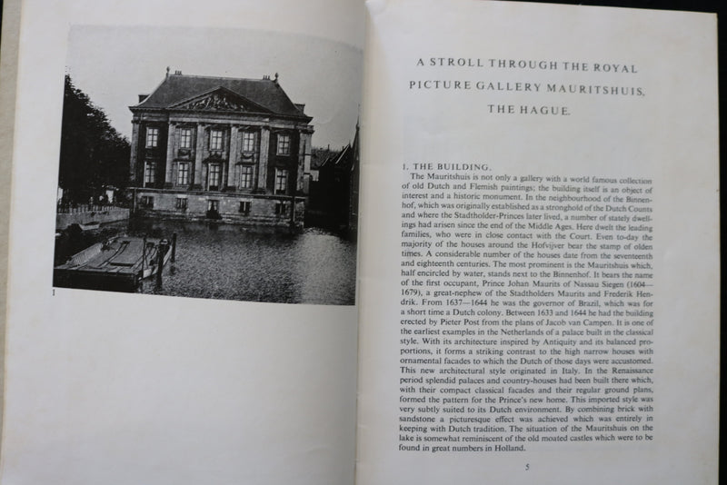 1953 MAURITSHUIS THE HAGUE ILLUSTRATED GUIDE SOFTCOVER BOOK - K 2218