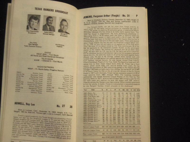 1975 TEXAS RANGERS MEDIA GUIDE - BILLY MARTIN - FERGIE JENKINS - J 5858