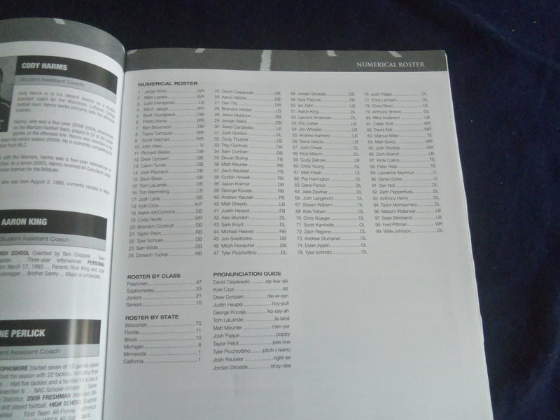 2011 NOV 5 FOOTBALL PROGRAM - AURORA UNIV VS WISCONSIN LUTHERAN COLL - SP 1217Z