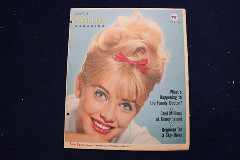 1962 JULY 8 NY MIRROR MAGAZINE - SUE LYON COVER - E 22279