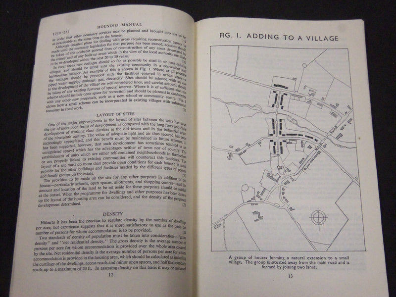 1944 HOUSING MANUAL PUBLISHED IN LONDON - MINISTRY OF HEALTH & WORKS - II 8102