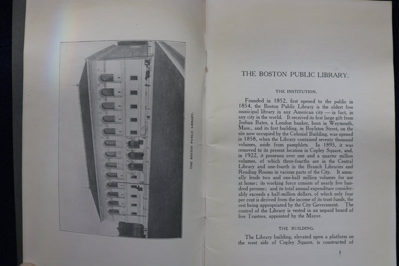 1923 HANBOOK OF THE BOSTON PUBLIC LIBRARY SOFTCOVER BOOK BY FRANK CHASE - K 854