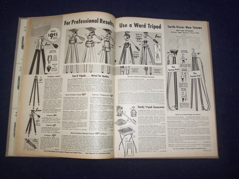 1960 MONTGOMERY WARD CAMERA BOOK CATALOG - HARDCOVER - R 96W