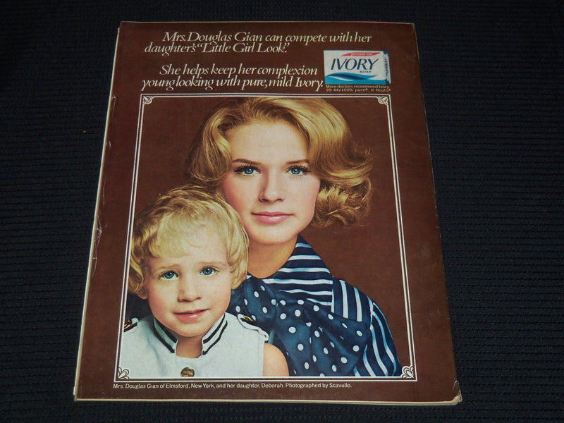 1970 JANUARY PHOTOPLAY MAGAZINE - JANET LENNON & MIA FARROW COVER - E 12500