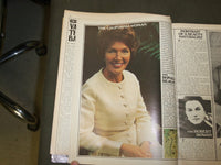 1971 APRIL TOWN & COUNTRY MAGAZINE - MRS. JOHN ROTHSCHILD - B 5039