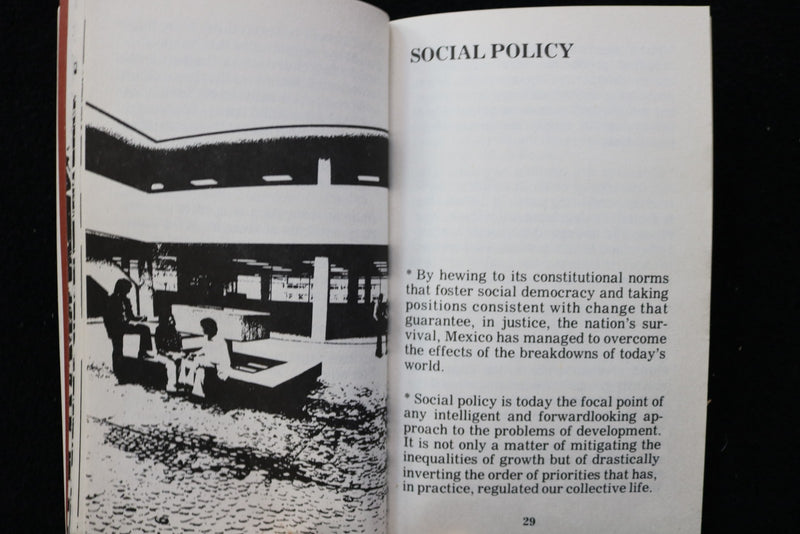 1975 MEXICO FIFTH STATE OF THE NATION REPORT SOFTCOVER BOOK - K 3520