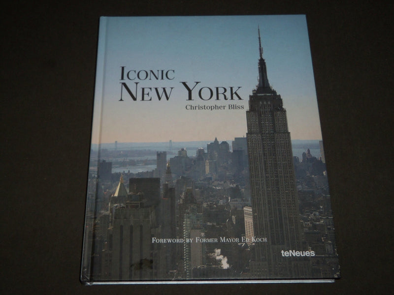 2011 ICONIC NEW YORK BOOK BY CHRISTOPHER BLISS - GREAT PHOTOS - D 119
