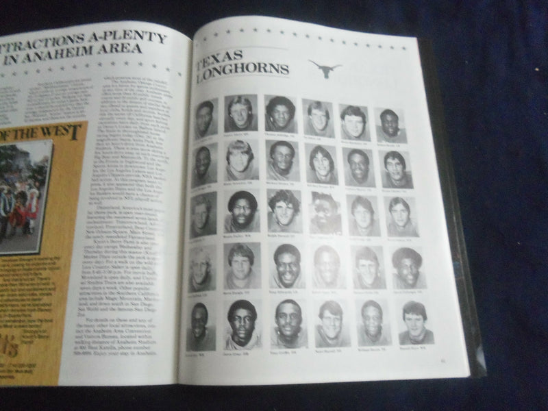 1984 DECEMBER 26 FREEDOM BOWL PROGRAM - UNIV OF IOWA VS UNIV OF TEXAS - ST 4027H