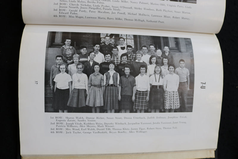 1960 WOLF JUNIOR HIGH SCHOOL YEARBOOK - EASTON, PENNSYLVANIA - YB 3496