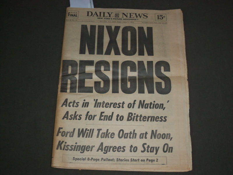 1974 AUGUST 9 NEW YORK DAILY NEWS - RICHARD NIXON RESIGNS - NP 3044