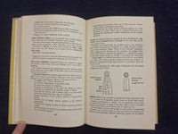 1961 KNOW ABOUT HORSES HARDCOVER BOOK BY HARRY DISSTON - KD 8217