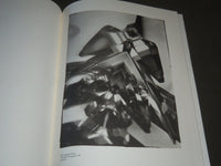 1985 MODERNIST MASTERWORKS TO 1925 SOFTCOVER BOOK - NICE PRINTS - J 2282