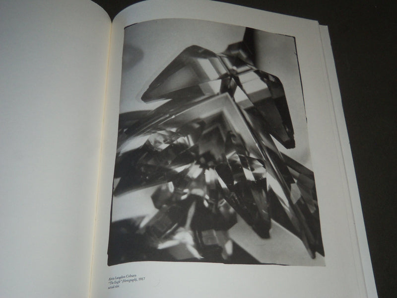 1985 MODERNIST MASTERWORKS TO 1925 SOFTCOVER BOOK - NICE PRINTS - J 2282