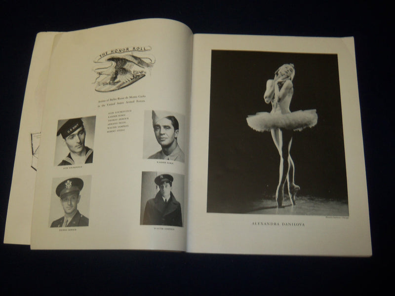 1944-1945 BALLET RUSSE DE MONTE CARLO PROGRAM - GREAT PHOTOS - B 6537